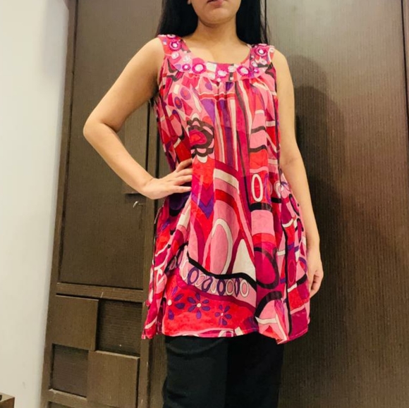 Printed semi sheer top - Picture 6 of 7